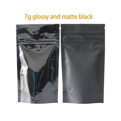 Les petits sacs noirs de l'mauvaise herbe 1/4oz pour le zip-lock de CR de fleurs de  tiennent la poche